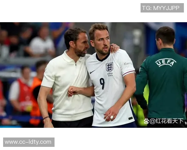 前曼联助教愿以一只手换凯恩加盟但对其巅峰期表示担忧